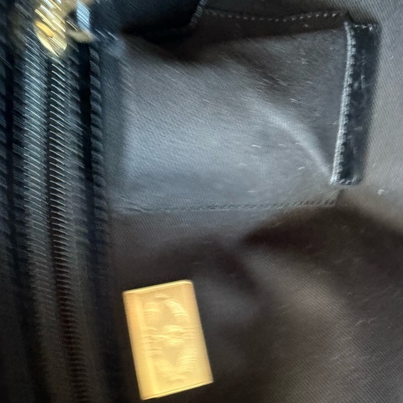 Bally Oversize Tamara
Elegant Black Leather EUC Big Mama of Bags - Picture 7 of 12